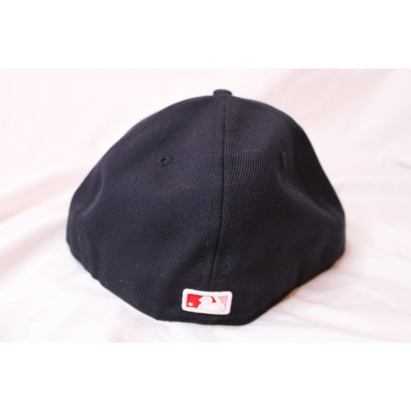 New York Yankees Red Lady Liberty 59Fifty Fitted Hat - 7 3/4 - Picture 2 of 2